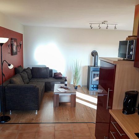 מאלצ'ו Kleines Ferienhaus Am Feldrand מראה חיצוני תמונה