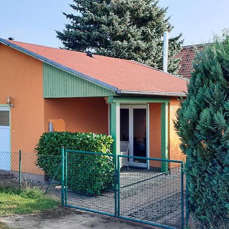 מאלצ'ו Kleines Ferienhaus Am Feldrand מראה חיצוני תמונה